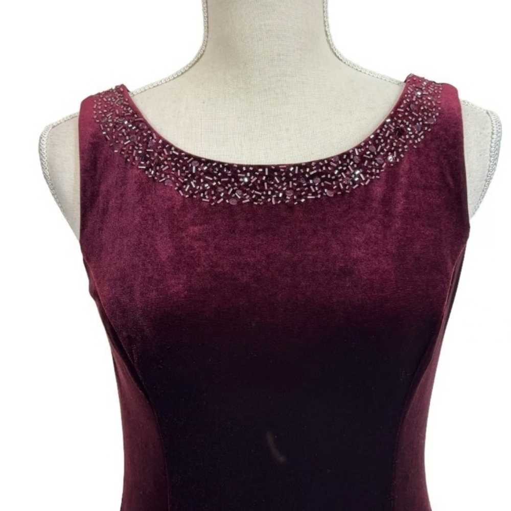Elegant Burgundy Velvet Maxi Dress Size 18 - Picture 3 of 4